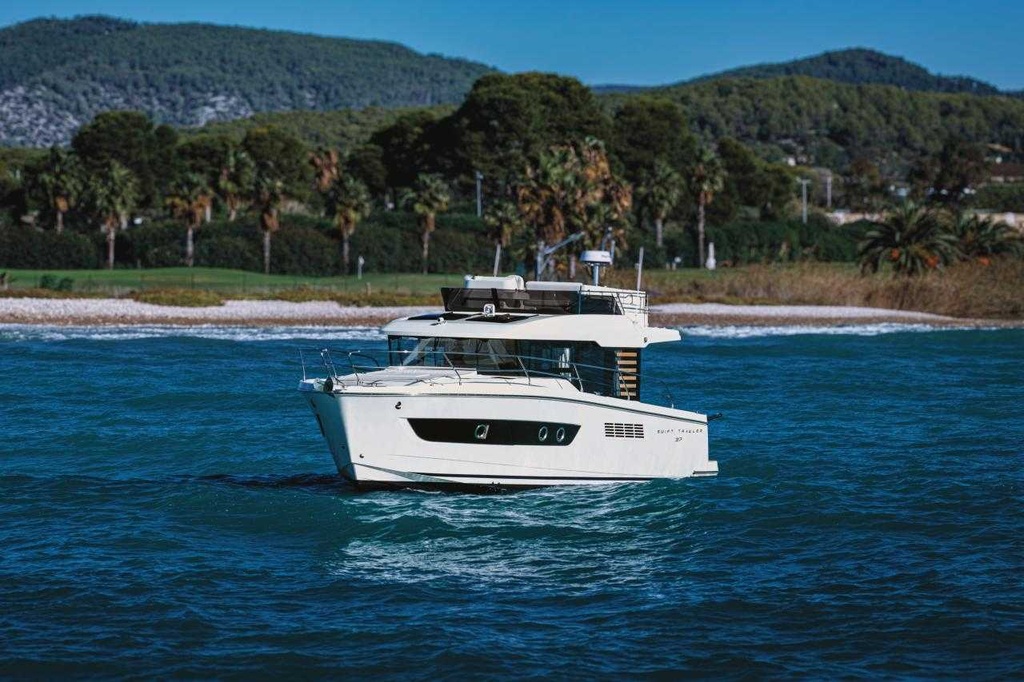 BENETEAU SWIFT TRAWLER 37 FLY