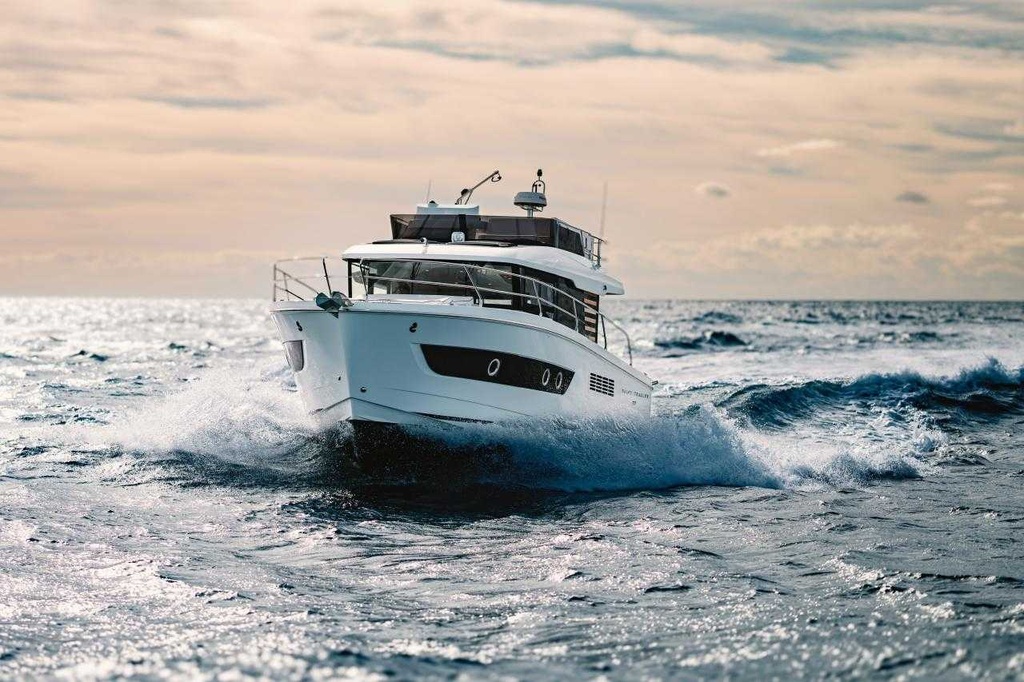 BENETEAU SWIFT TRAWLER 37 FLY