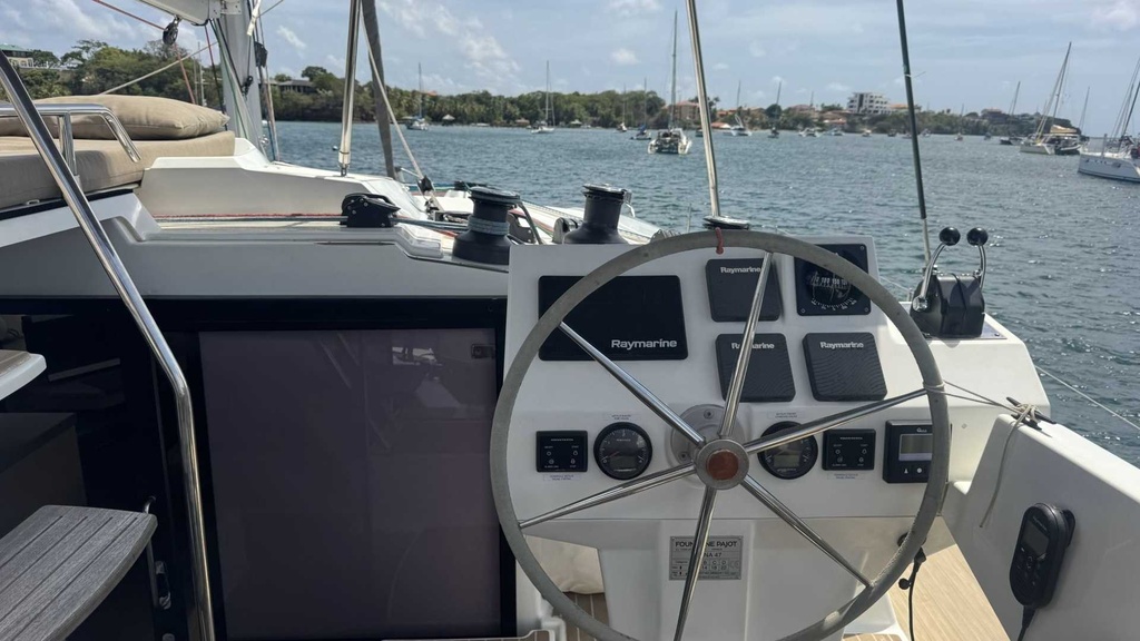 FOUNTAINE PAJOT SAONA 47 