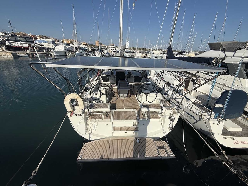 ​BENETEAU OCEANIS 41.1