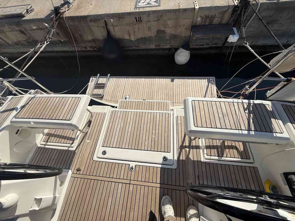 ​BENETEAU OCEANIS 41.1