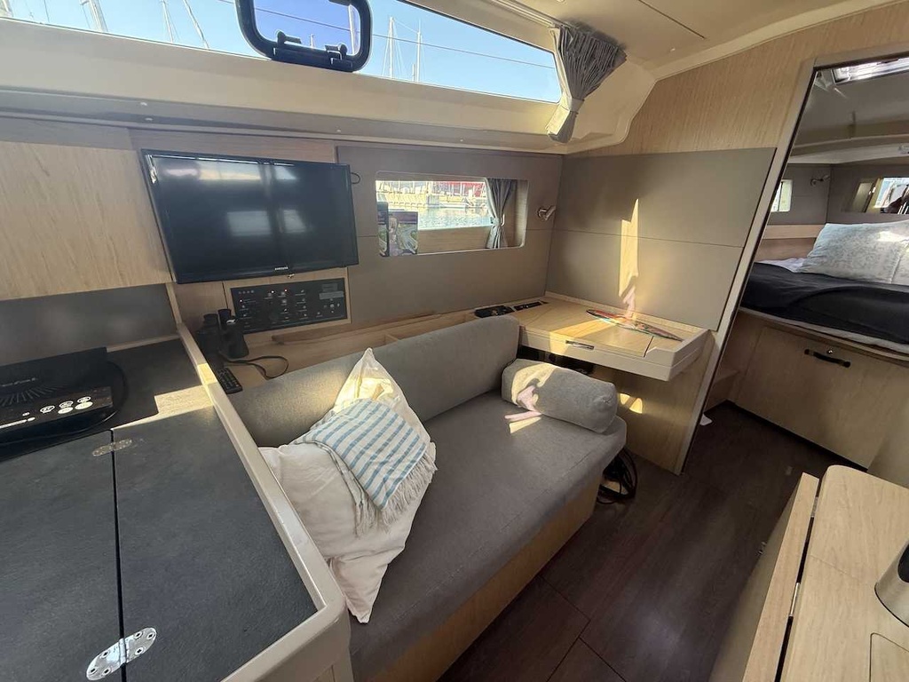 ​BENETEAU OCEANIS 41.1