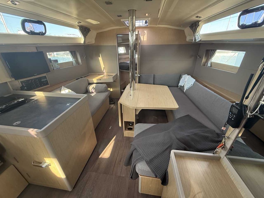 ​BENETEAU OCEANIS 41.1