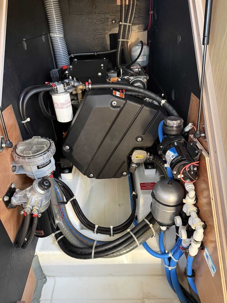 ​BENETEAU OCEANIS 41.1