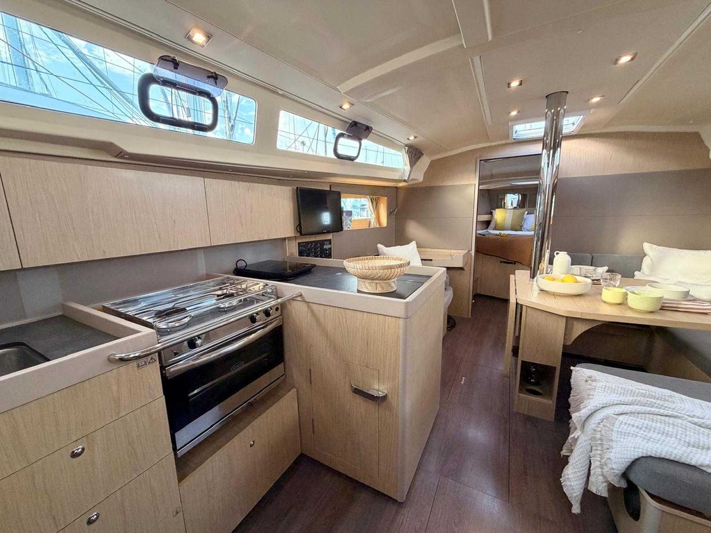 ​BENETEAU OCEANIS 41.1