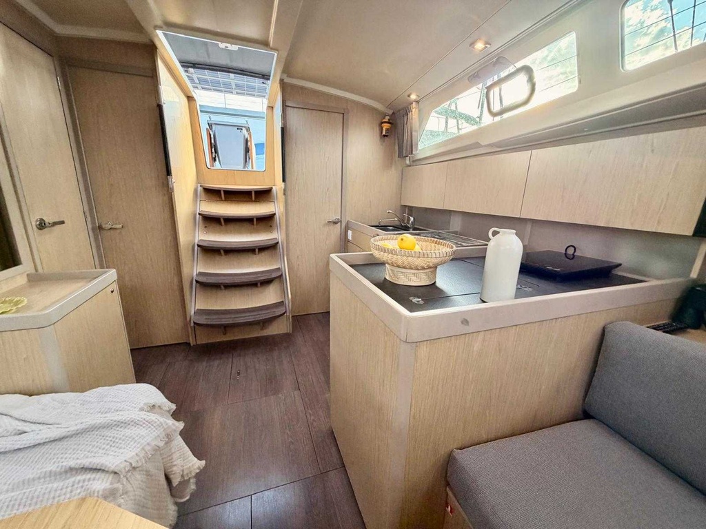 ​BENETEAU OCEANIS 41.1