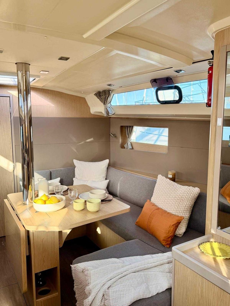 ​BENETEAU OCEANIS 41.1