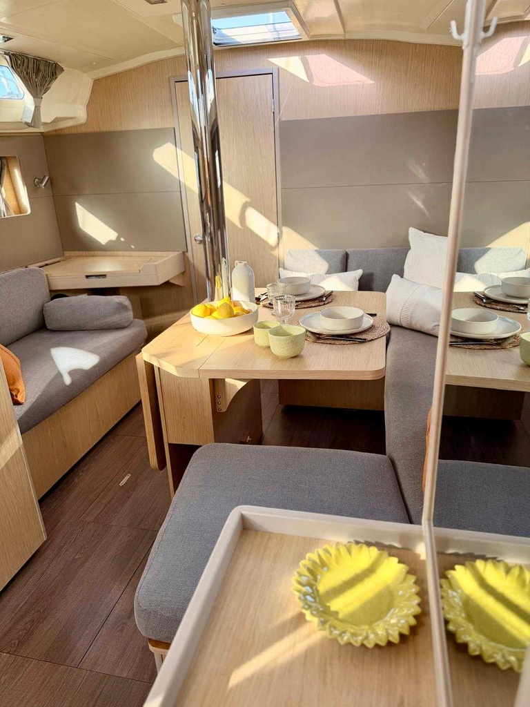 ​BENETEAU OCEANIS 41.1