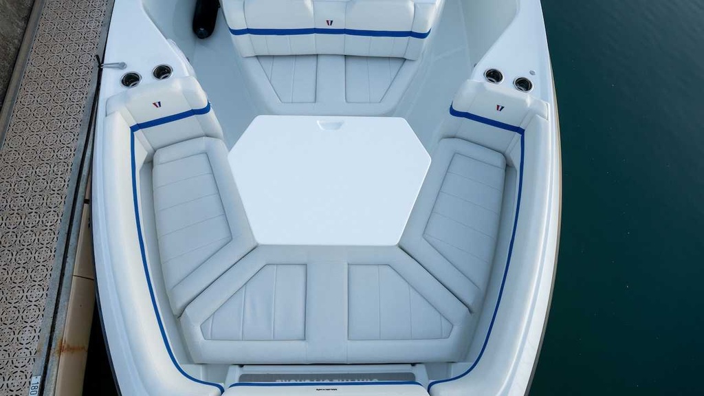 WELLCRAFT 28 EXPLORER