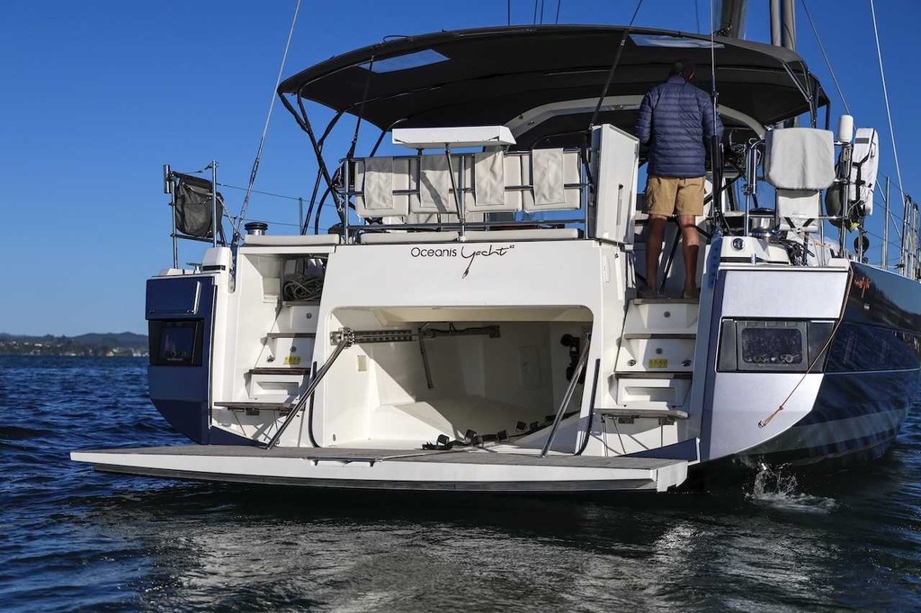 BENETEAU OCEANIS YACHT 62