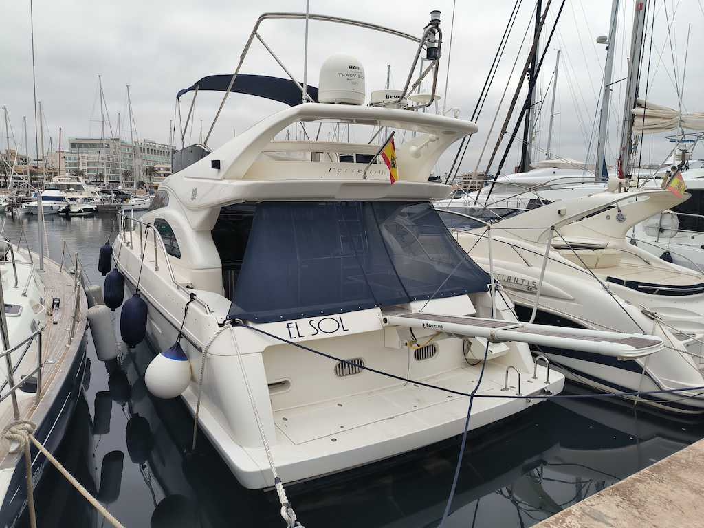 FERRETTI YACHTS 430