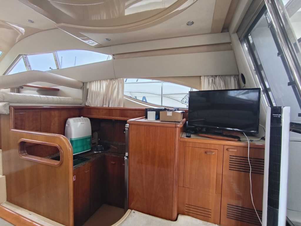 FERRETTI YACHTS 430