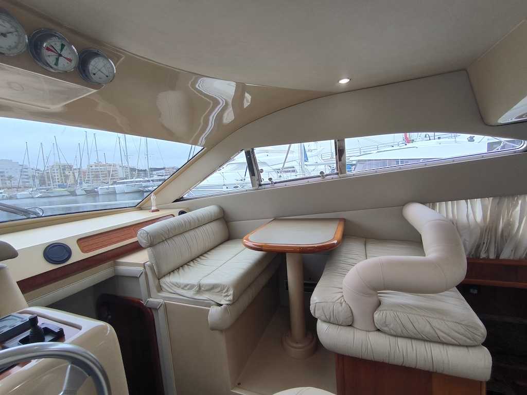 FERRETTI YACHTS 430