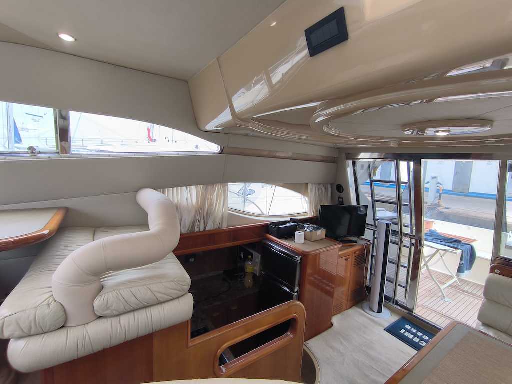 FERRETTI YACHTS 430