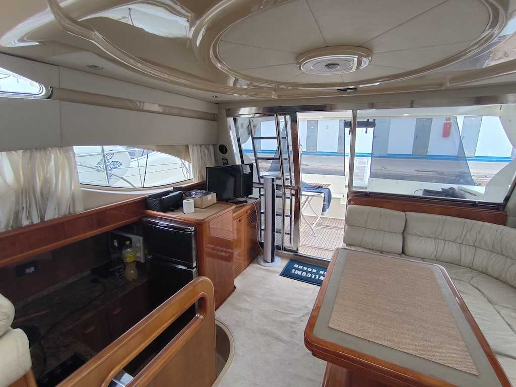 FERRETTI YACHTS 430