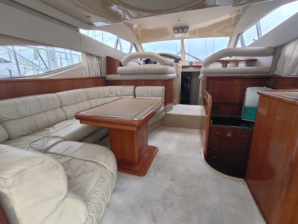 FERRETTI YACHTS 430