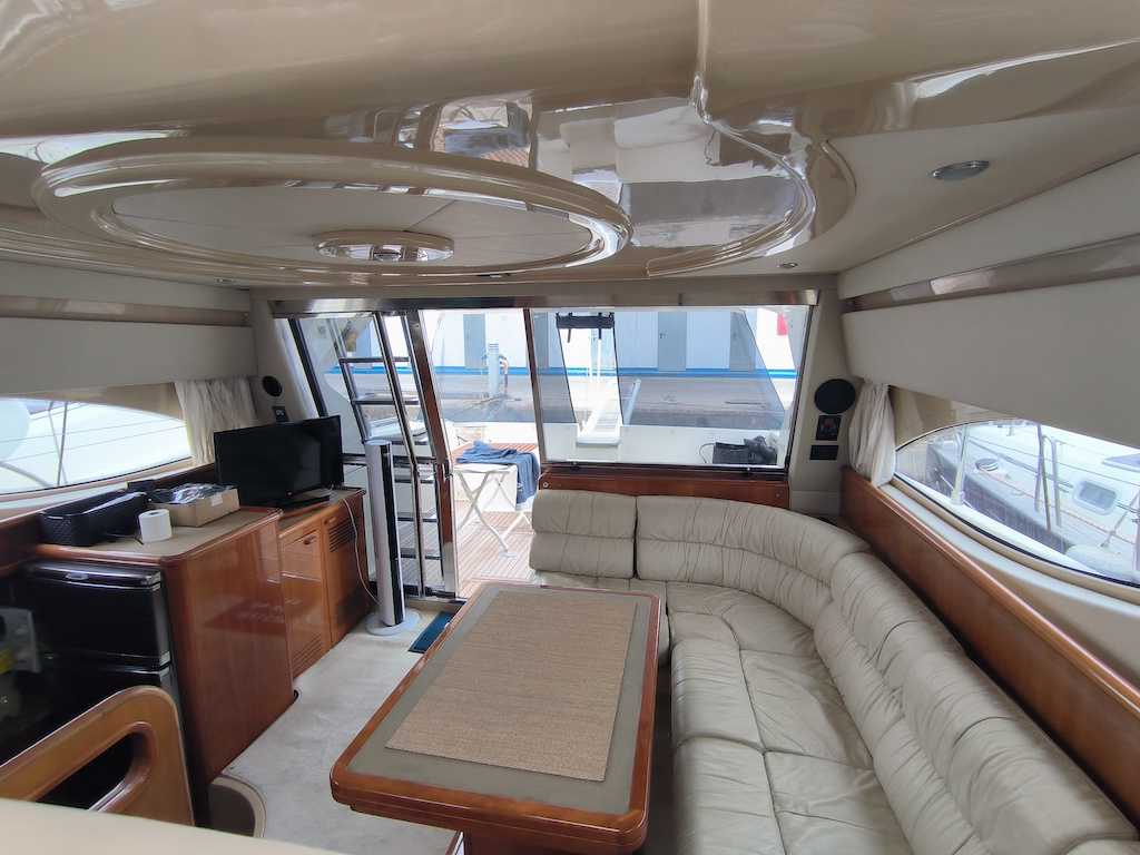 FERRETTI YACHTS 430