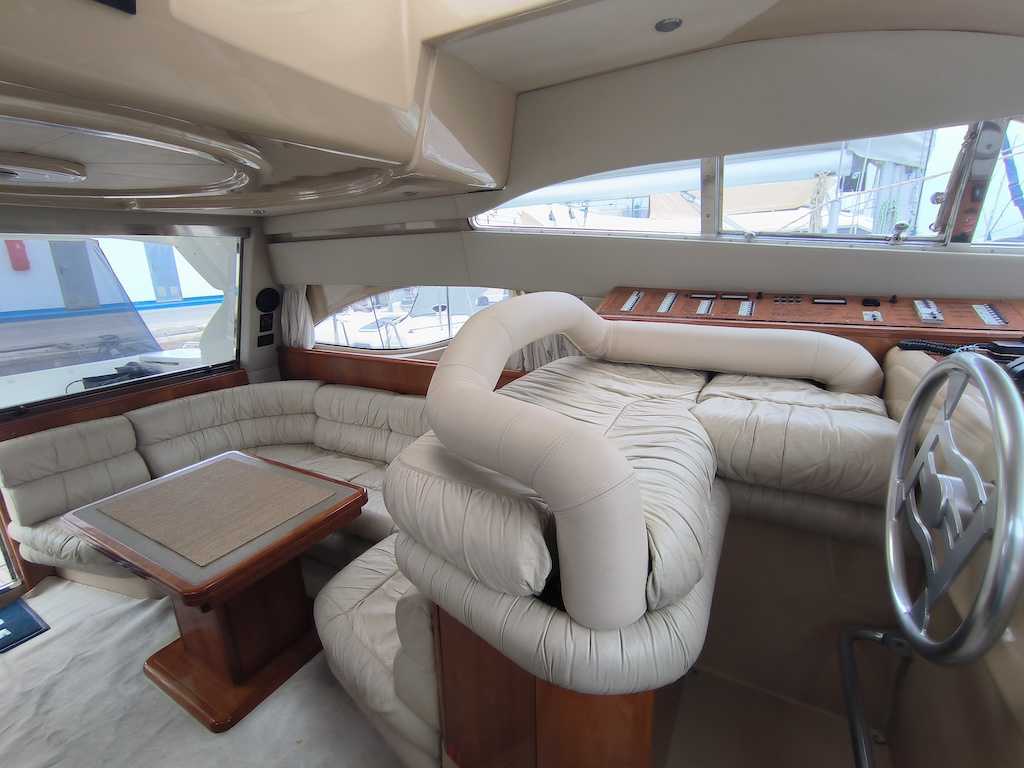 FERRETTI YACHTS 430