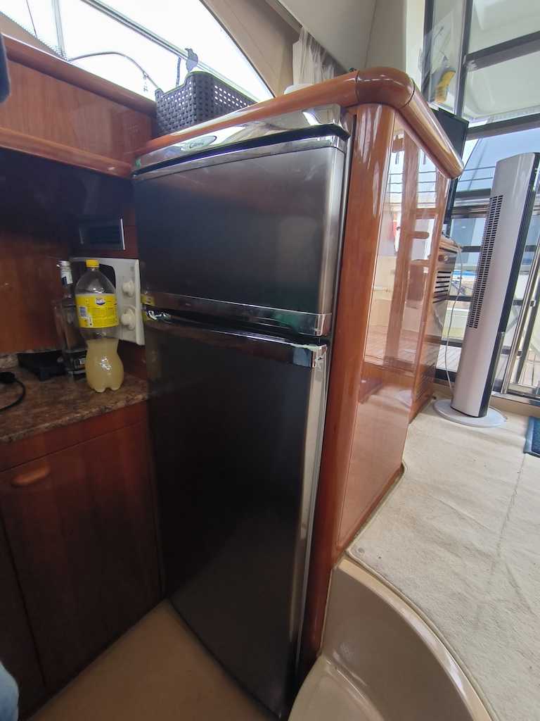 FERRETTI YACHTS 430