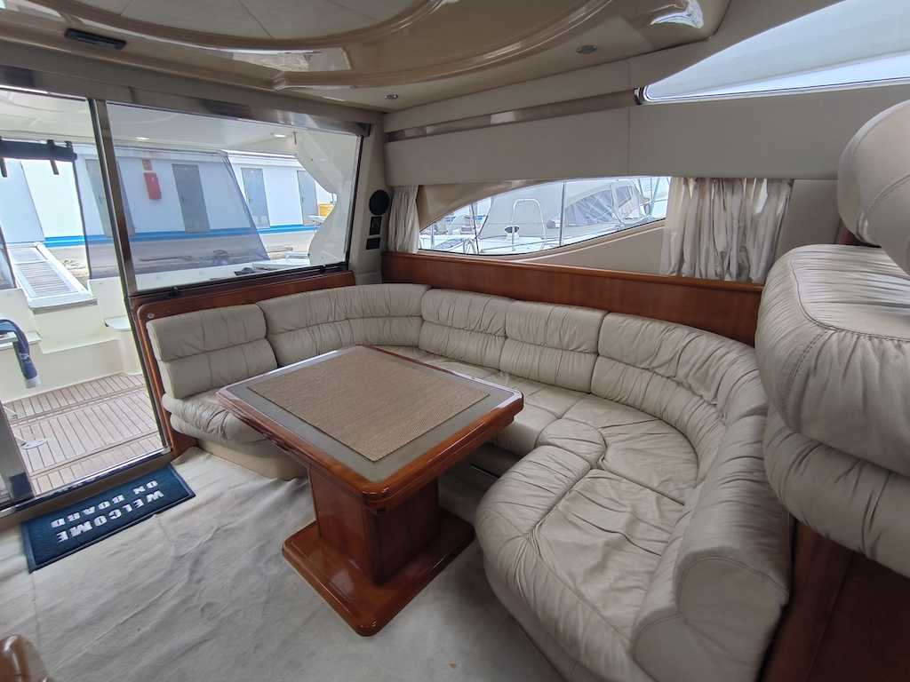 FERRETTI YACHTS 430