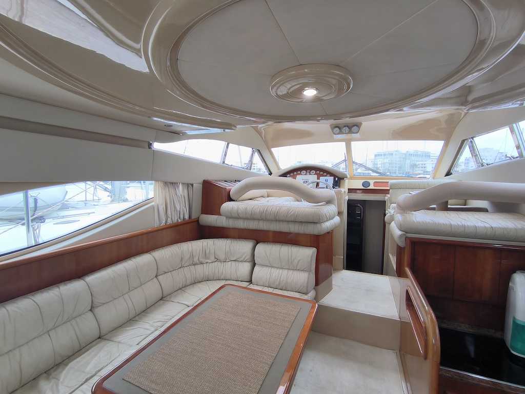 FERRETTI YACHTS 430