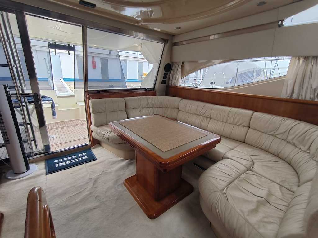 FERRETTI YACHTS 430