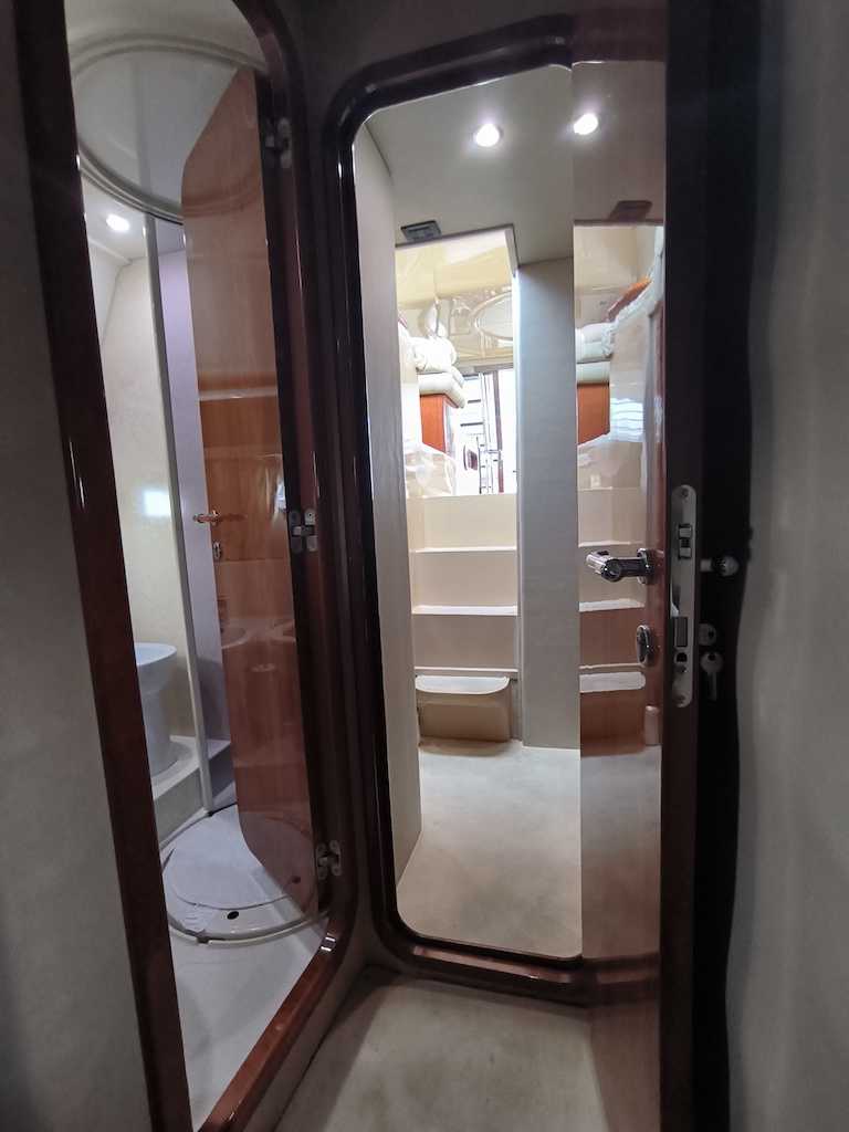 FERRETTI YACHTS 430