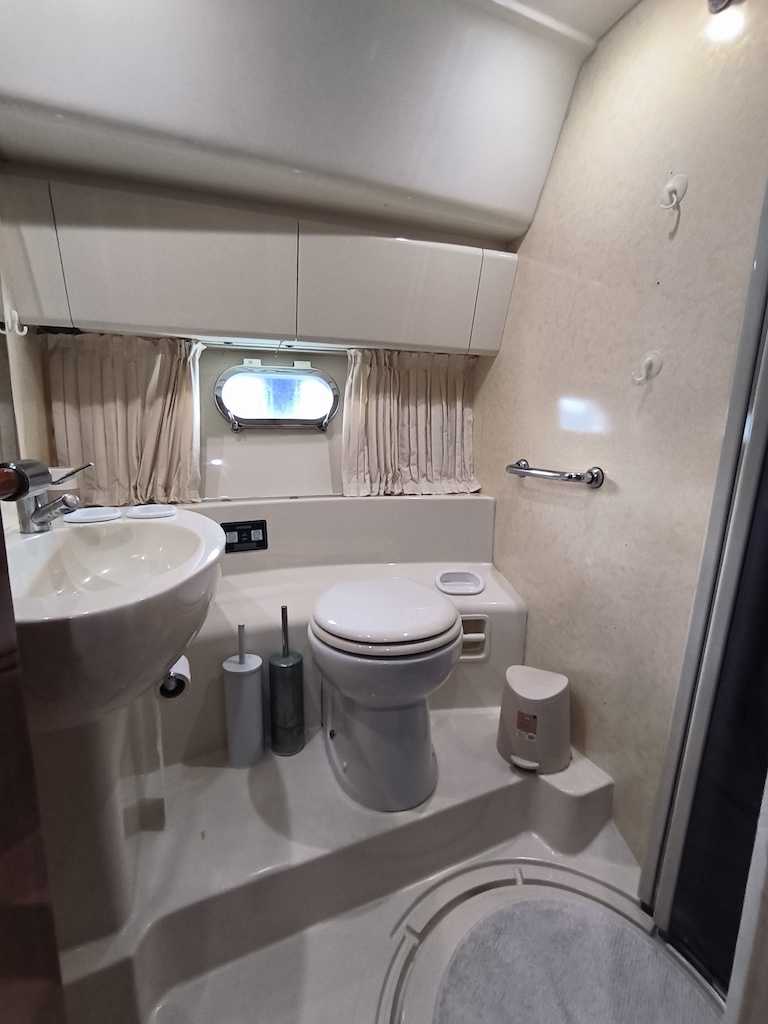 FERRETTI YACHTS 430