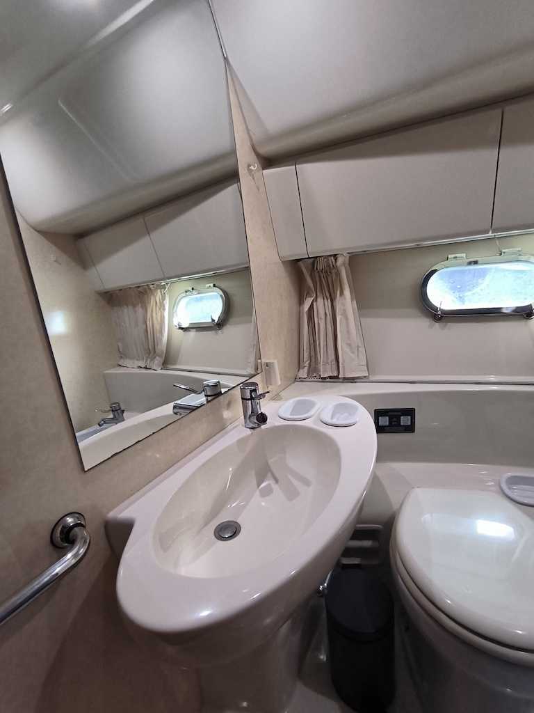 FERRETTI YACHTS 430