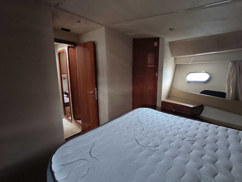 FERRETTI YACHTS 430