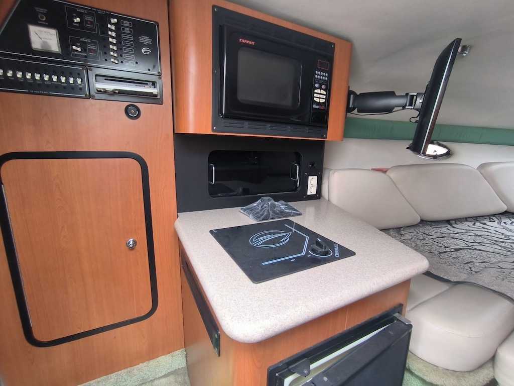 CROWNLINE 315 SCR