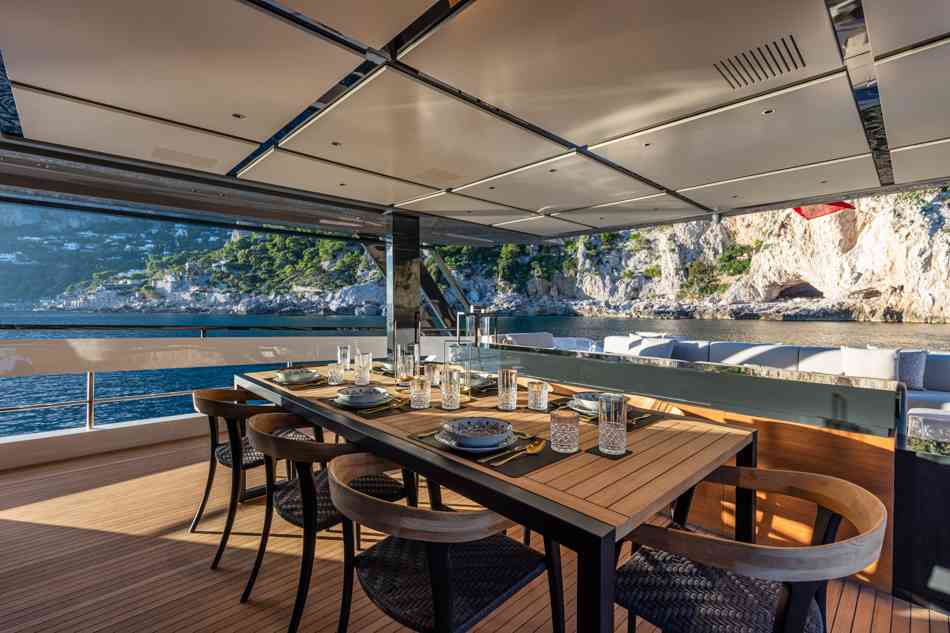 ARCADIA YACHTS SHERPA 80