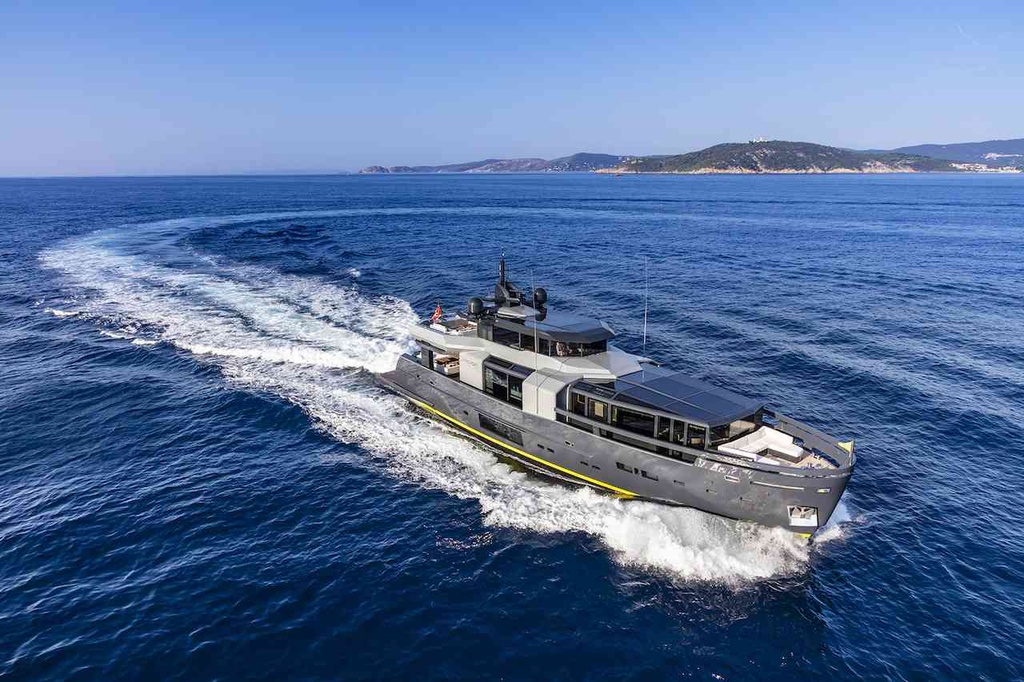 ARCADIA YACHTS A105