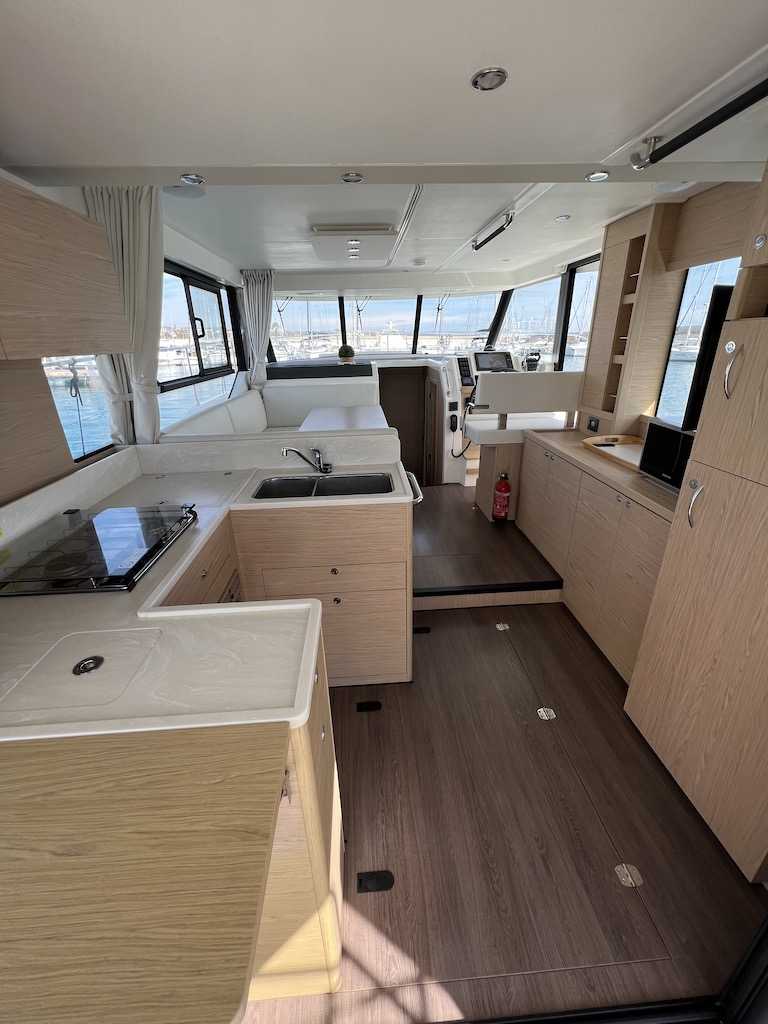 BENETEAU SWIFT TRAWLER 41 FLY