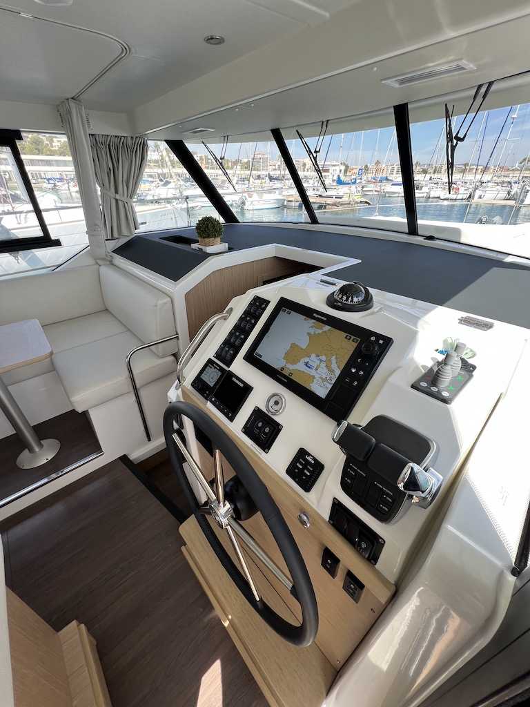 BENETEAU SWIFT TRAWLER 41 FLY