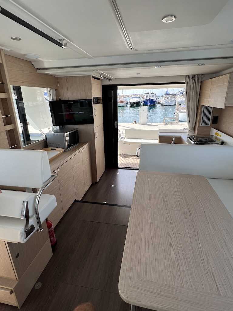 BENETEAU SWIFT TRAWLER 41 FLY