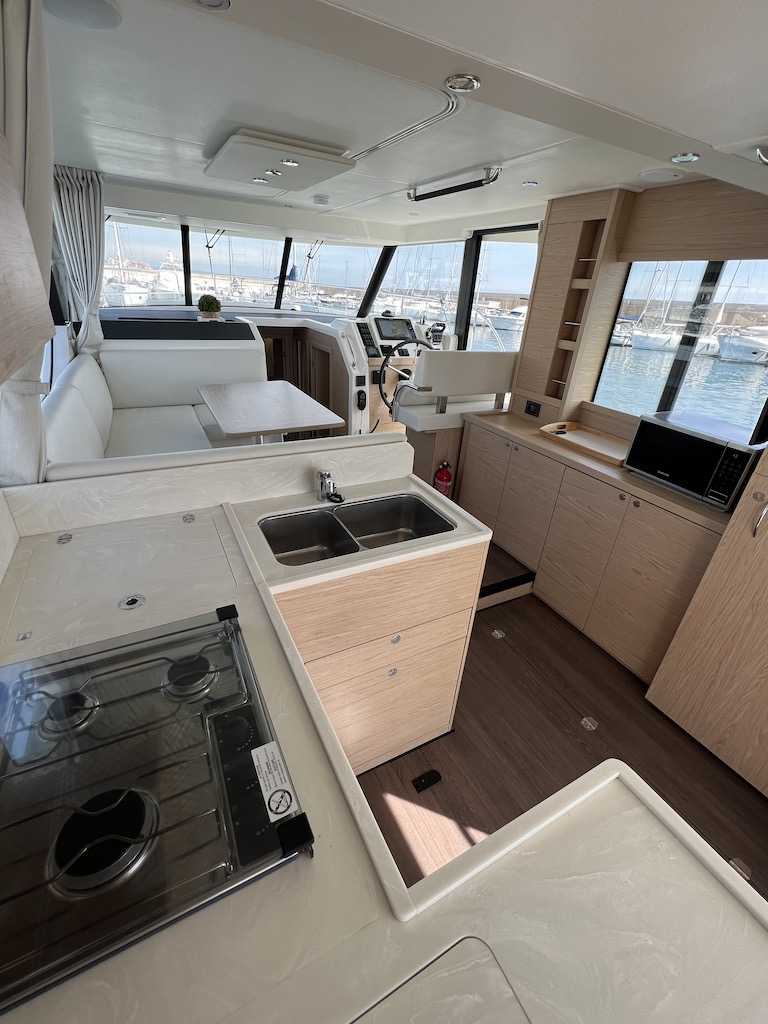 BENETEAU SWIFT TRAWLER 41 FLY