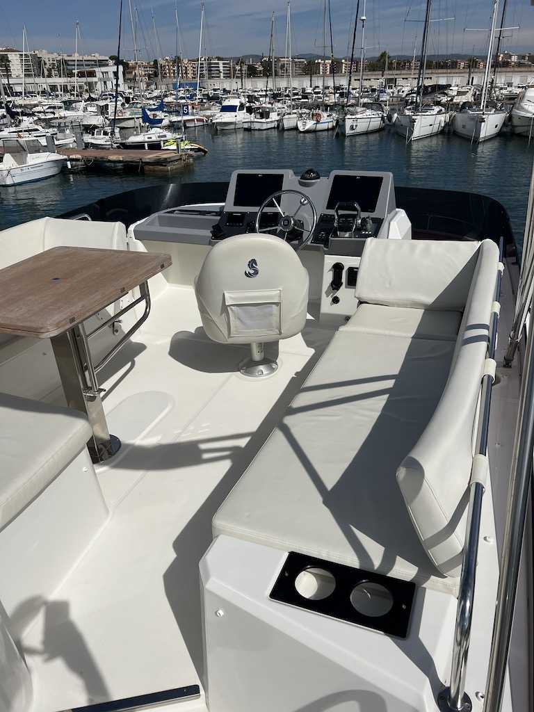 BENETEAU SWIFT TRAWLER 41 FLY