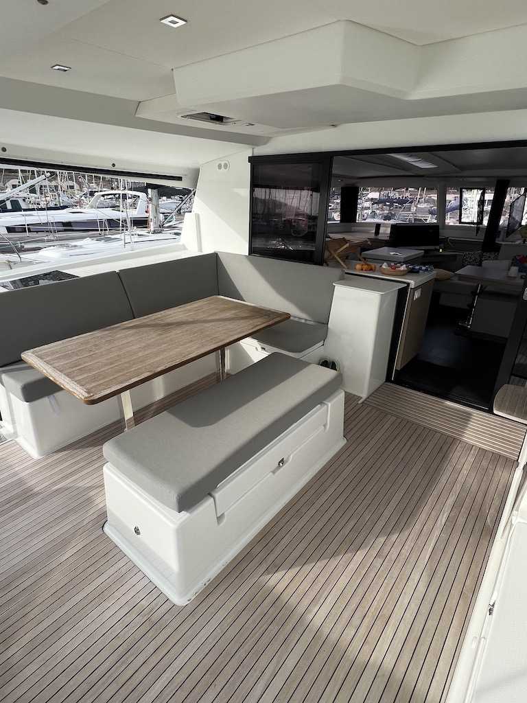 FOUNTAINE PAJOT SAONA 47