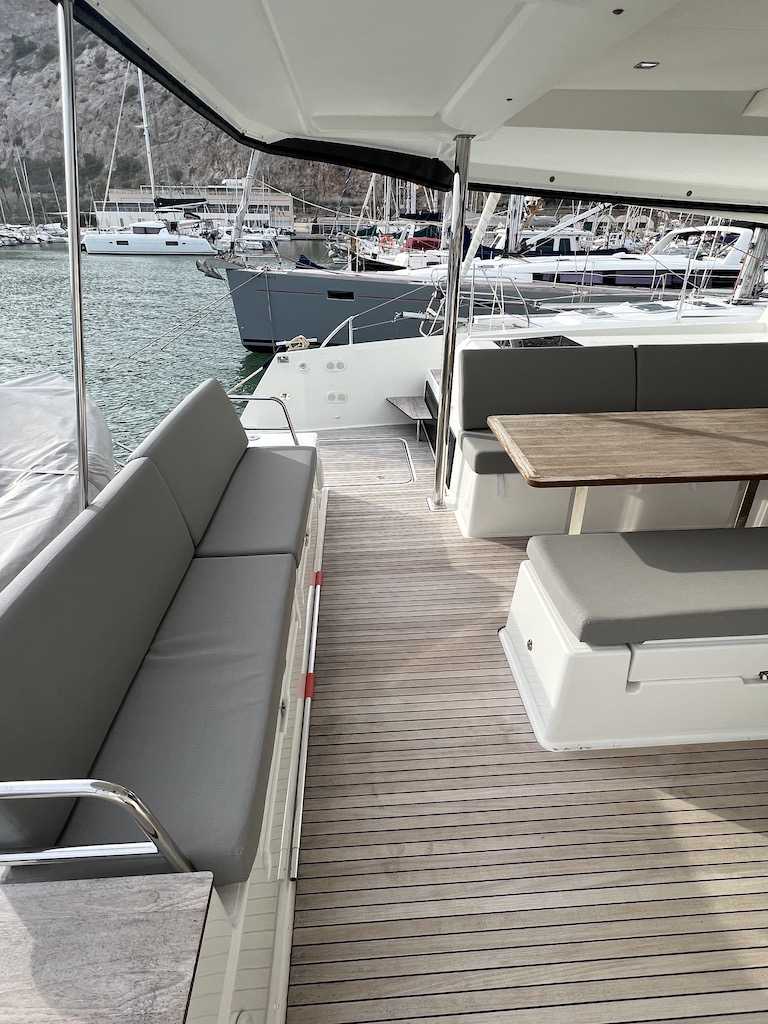 FOUNTAINE PAJOT SAONA 47