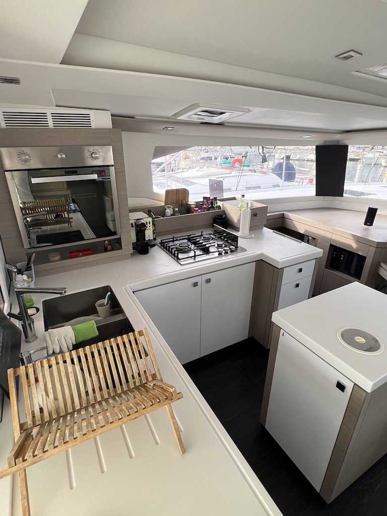 FOUNTAINE PAJOT SAONA 47