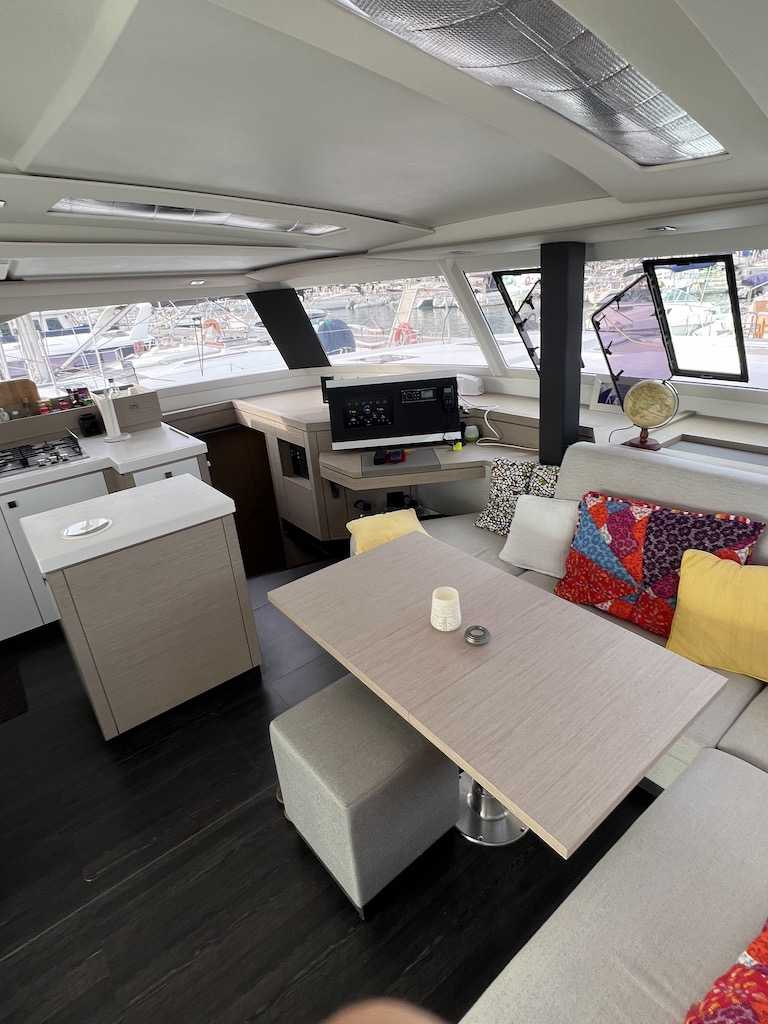FOUNTAINE PAJOT SAONA 47