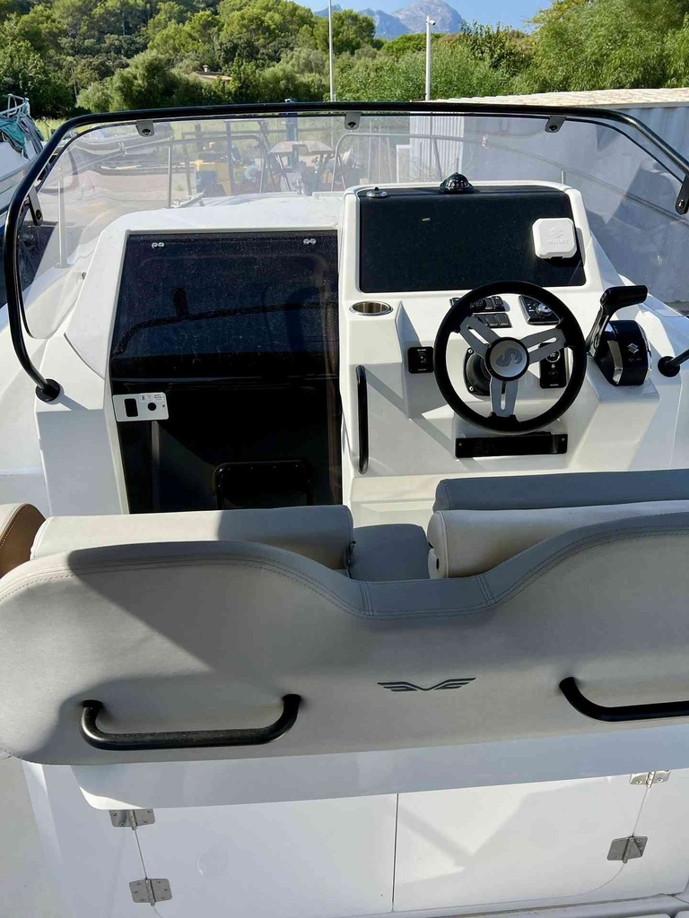 BENETEAU FLYER 8 SUNDECK V2