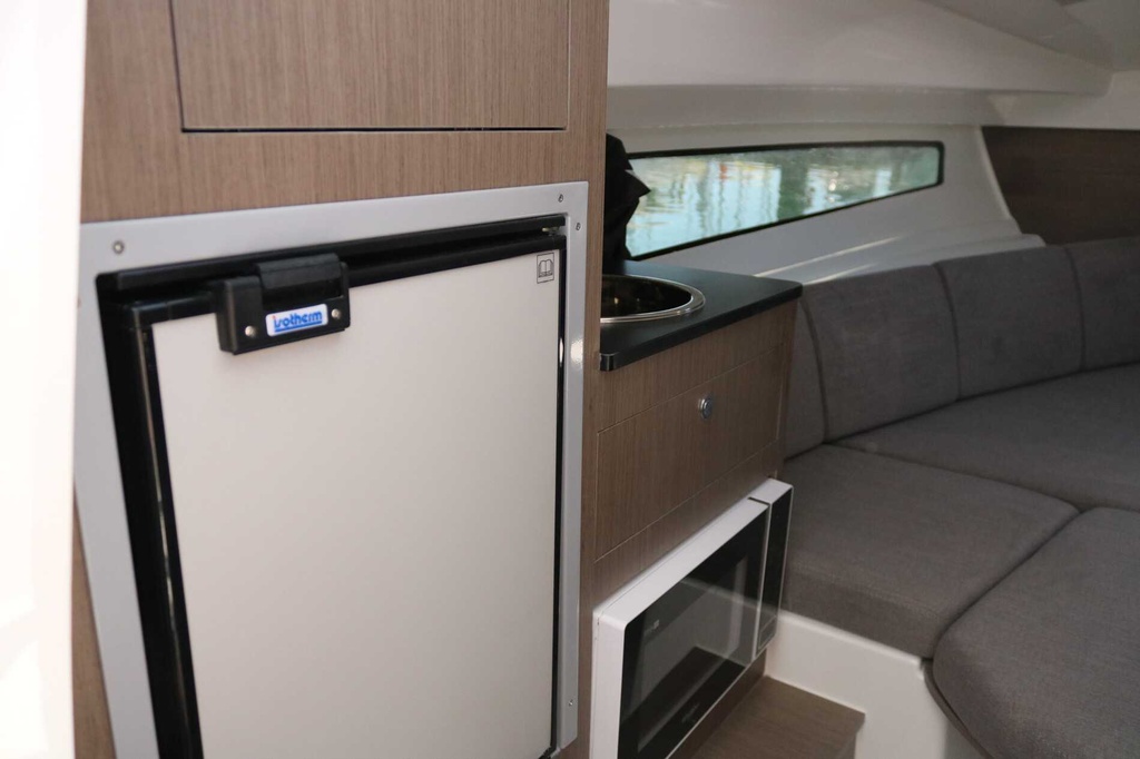 BENETEAU FLYER 8 SUNDECK V2