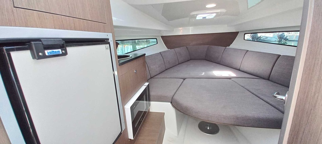 BENETEAU FLYER 8 SUNDECK V2