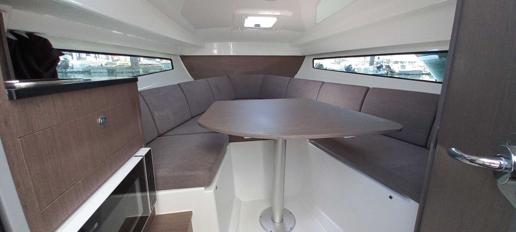 BENETEAU FLYER 8 SUNDECK V2