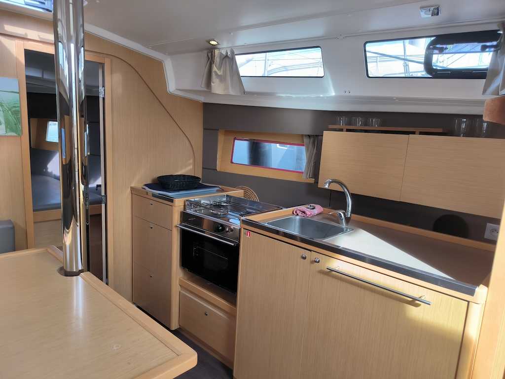 BENETEAU OCEANIS 38 CRUISER