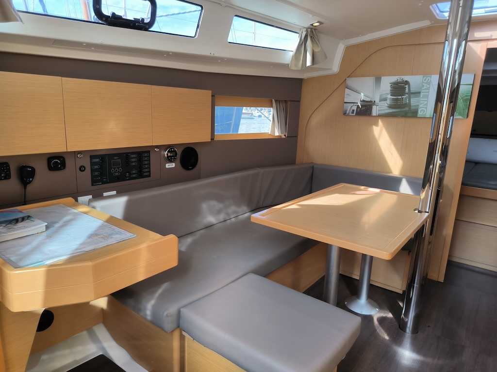 BENETEAU OCEANIS 38 CRUISER
