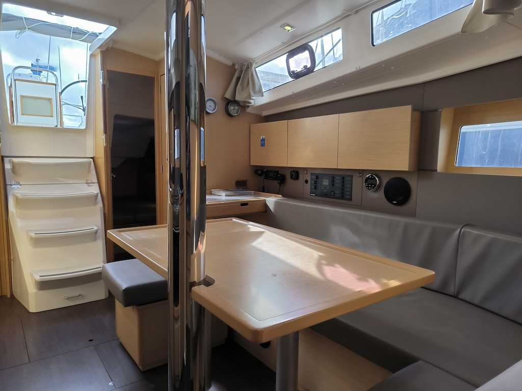 BENETEAU OCEANIS 38 CRUISER