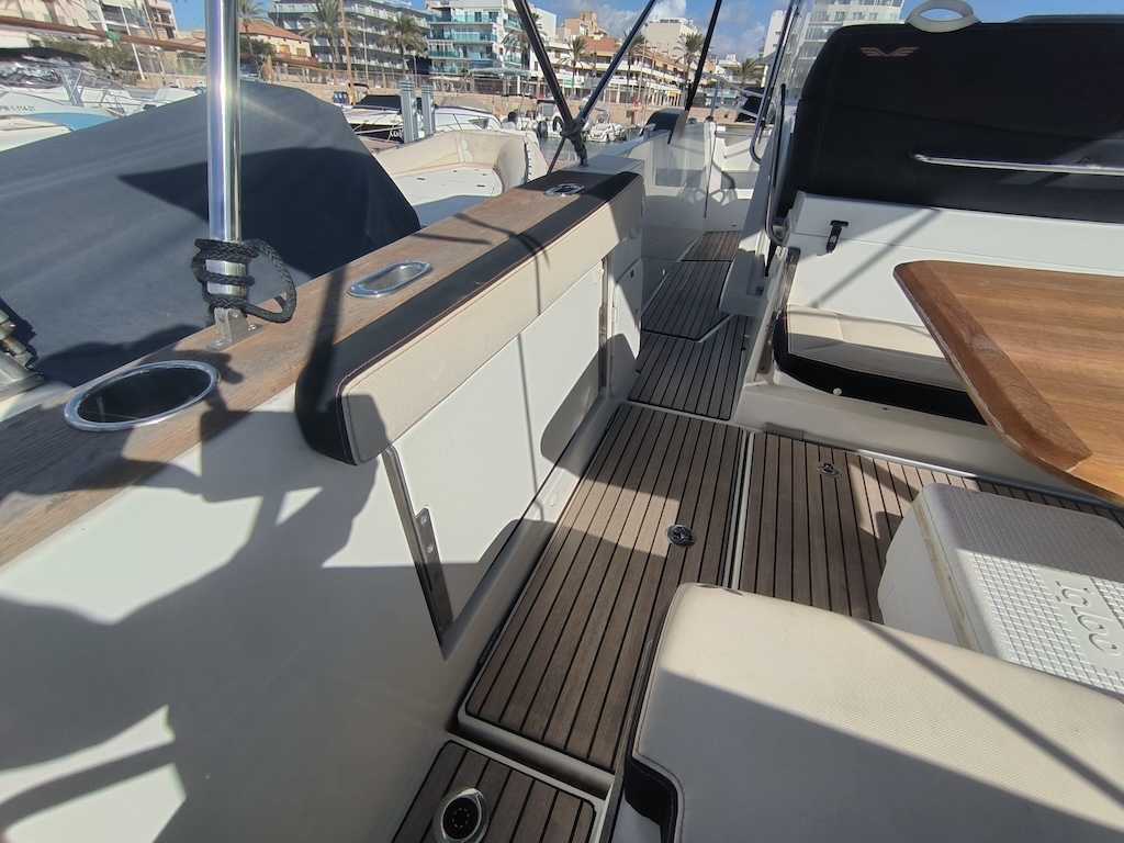BENETEAU FLYER 8.8 SPACEDECK